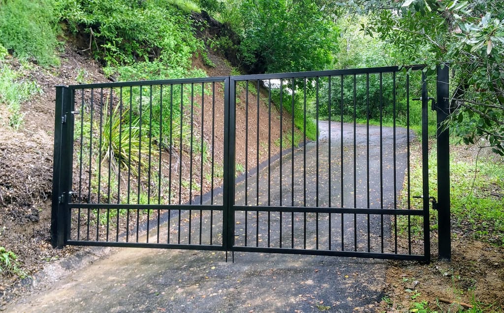 Driveway Gate — Image 10 of 14