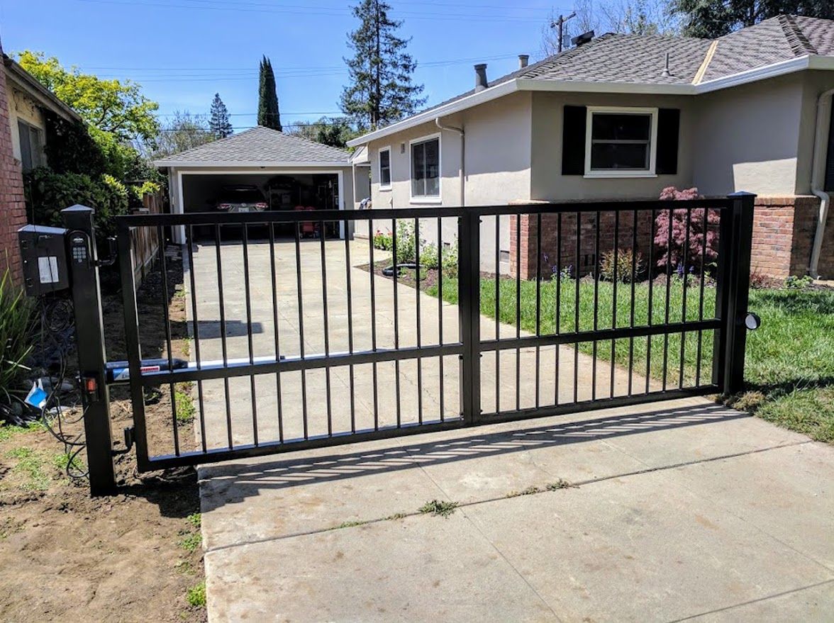 driveway gate in Philadelphia — installer tips