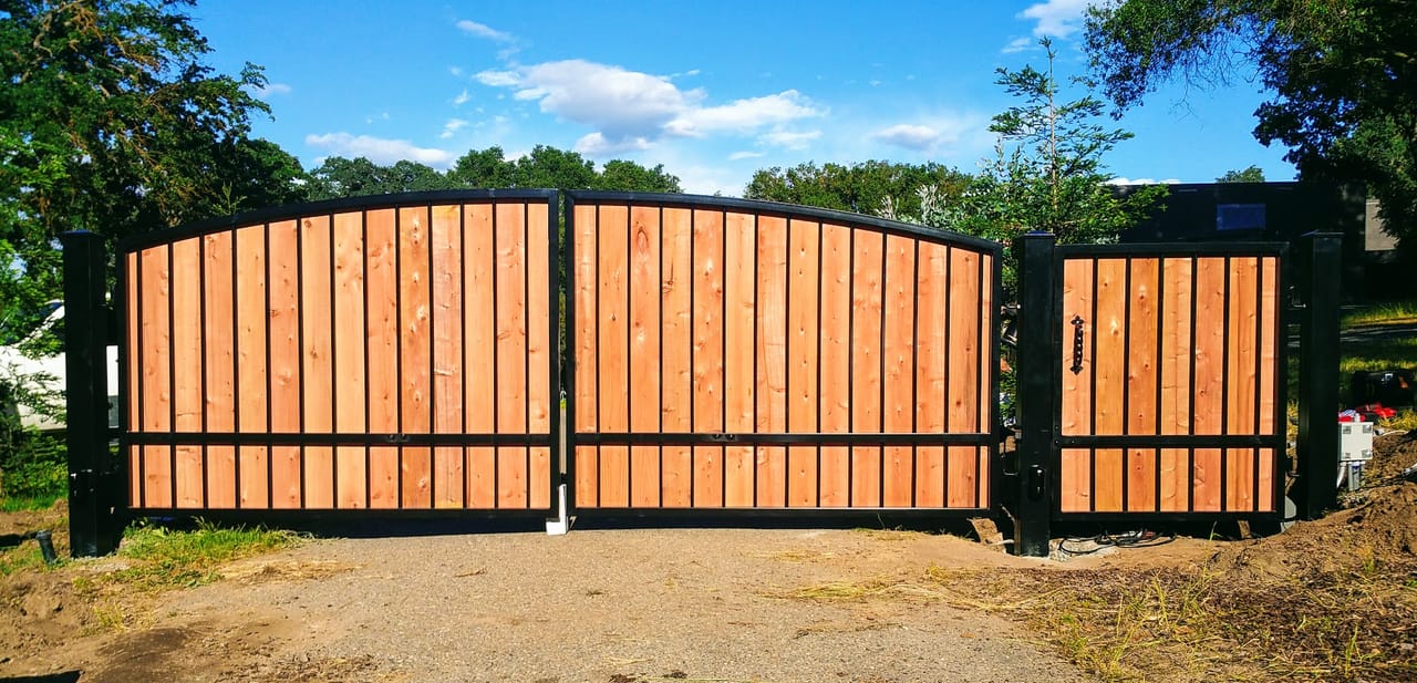 driveway gate in Fresno — installer tips