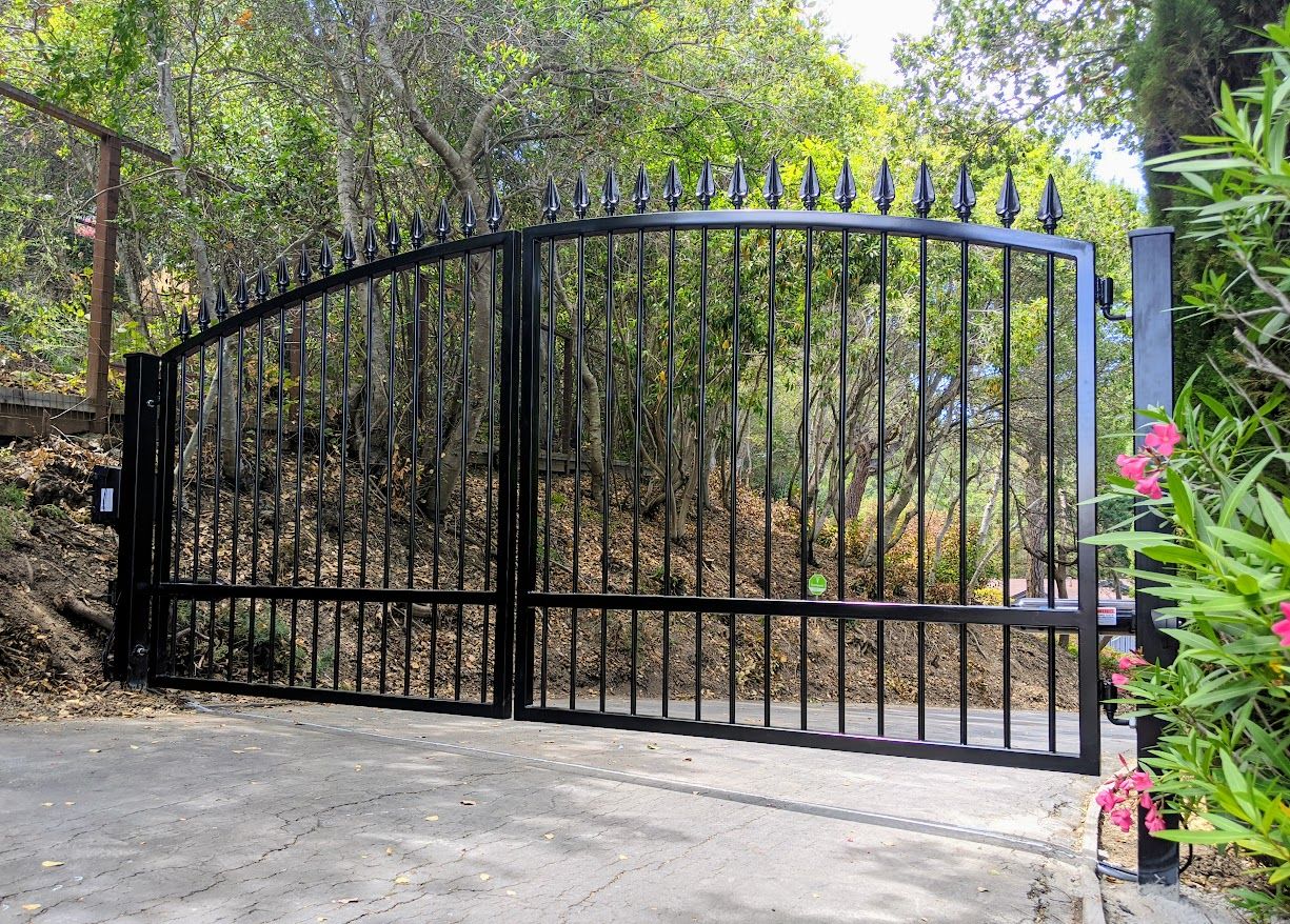 driveway gate in Arlington — installer tips