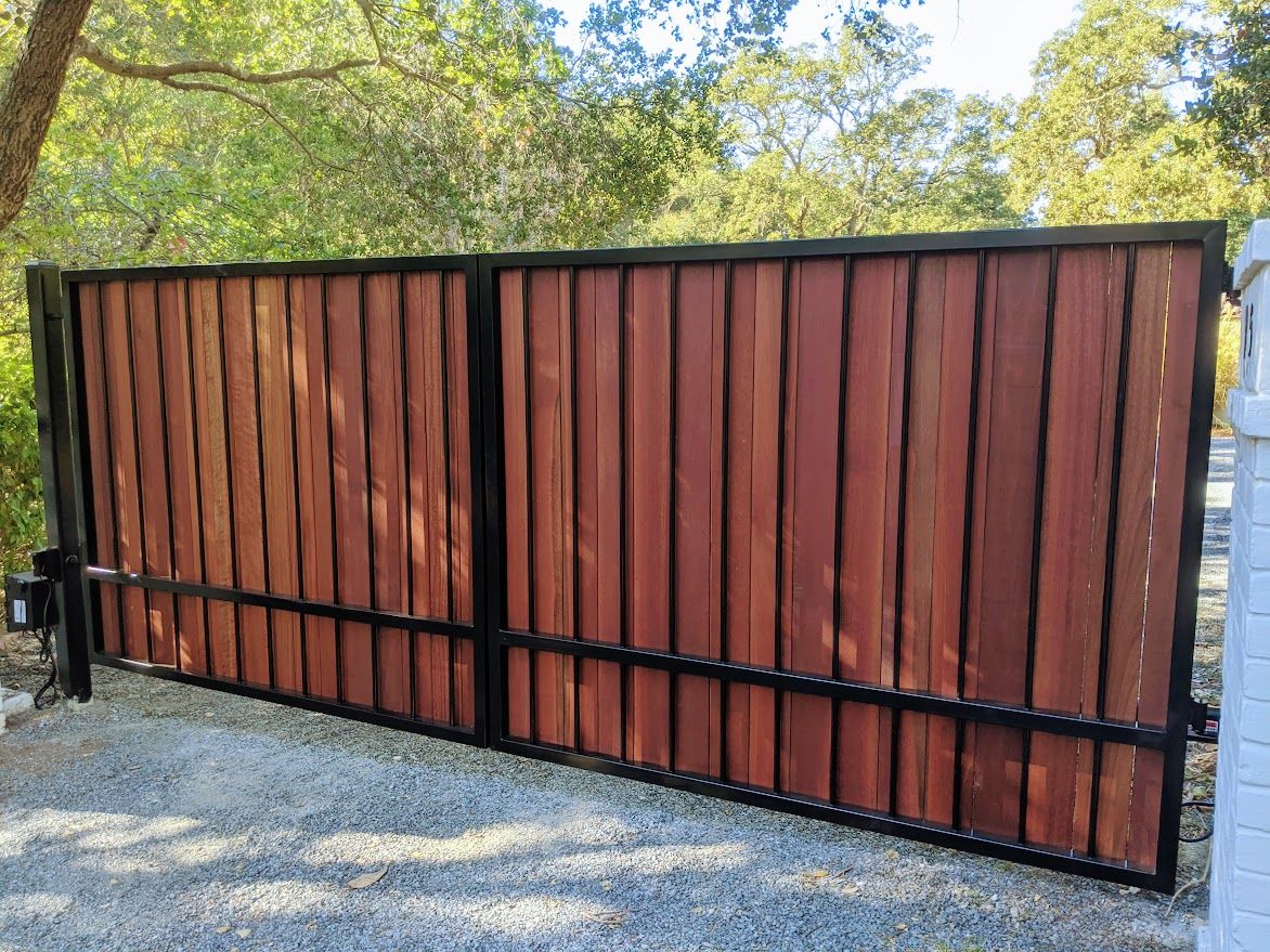 driveway gate in Houston — installer tips