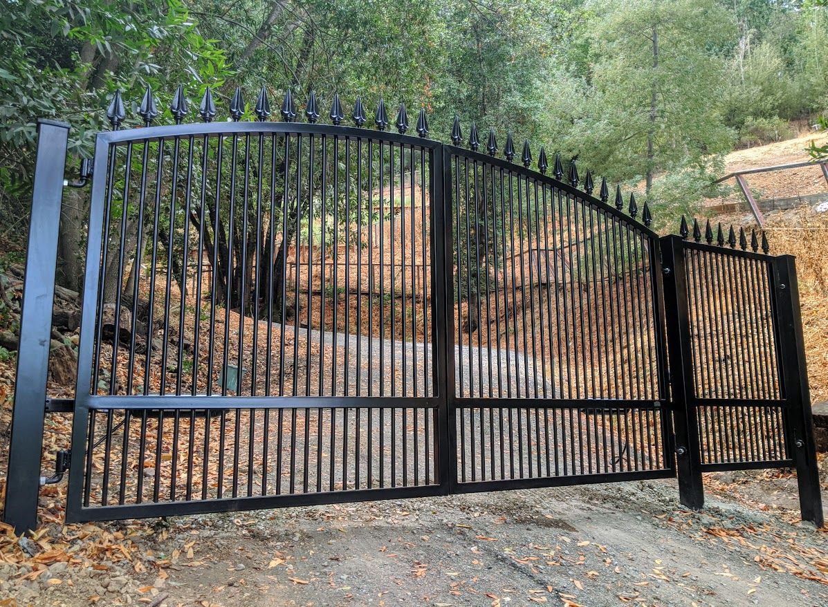 driveway gate in El Paso — local installation