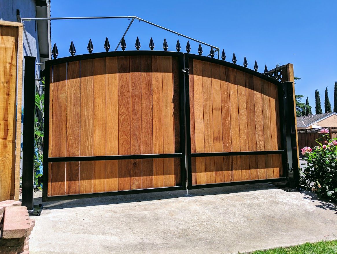 driveway gate in Miami — local installation