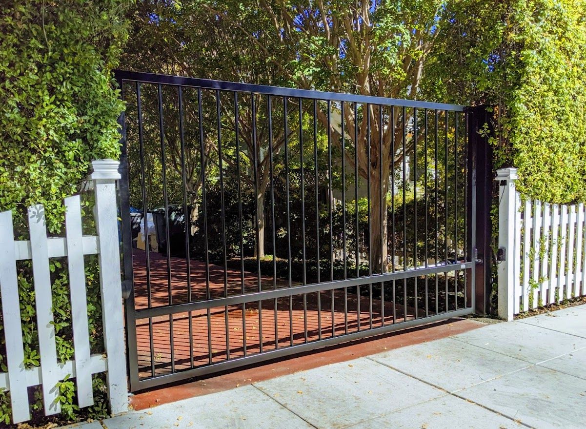 sliding driveway gate — guide overview